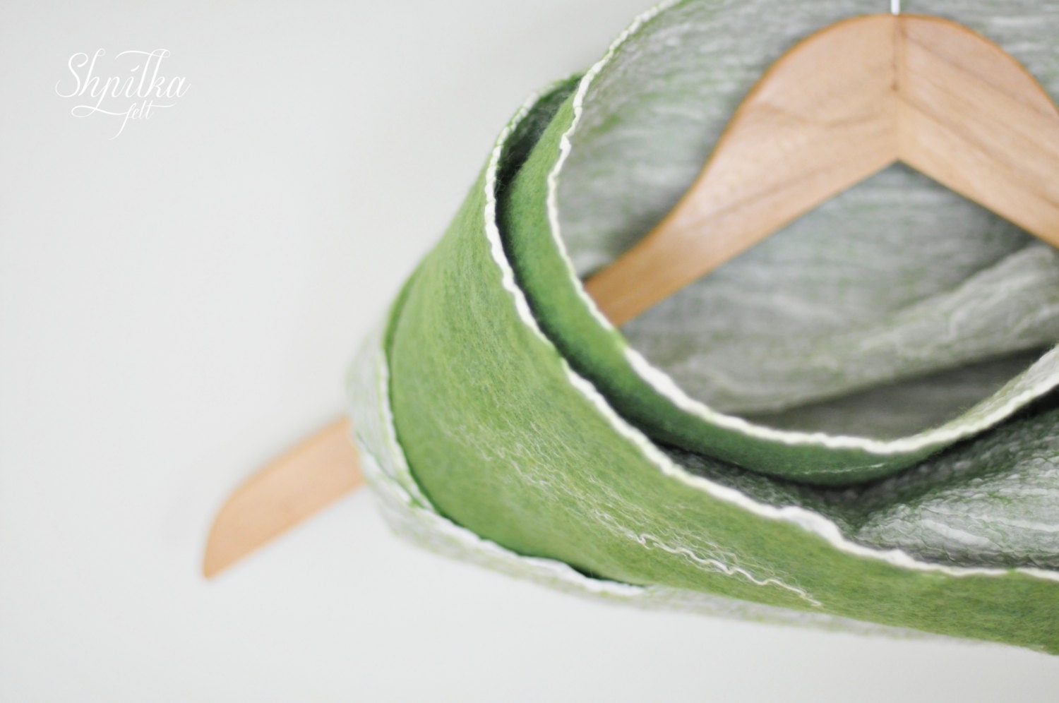 Ready to ship - Nuno felt infinity scarf cowl Green  - Natural Silk, Wool - Loop scarf - Green circle scarf - Beautiful scarf for a woman