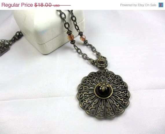 Napier Victorian Revival Pendant Necklace 1970s Vintage Jewelry