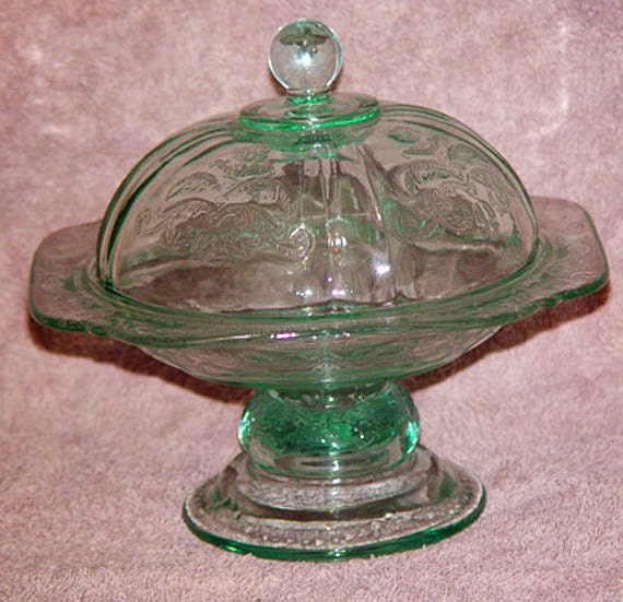 Vintage depression glass butter dish with lid Federal Madrid pattern c. 1976