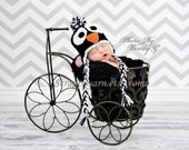 0-3 or 3-6 month Penguin hat