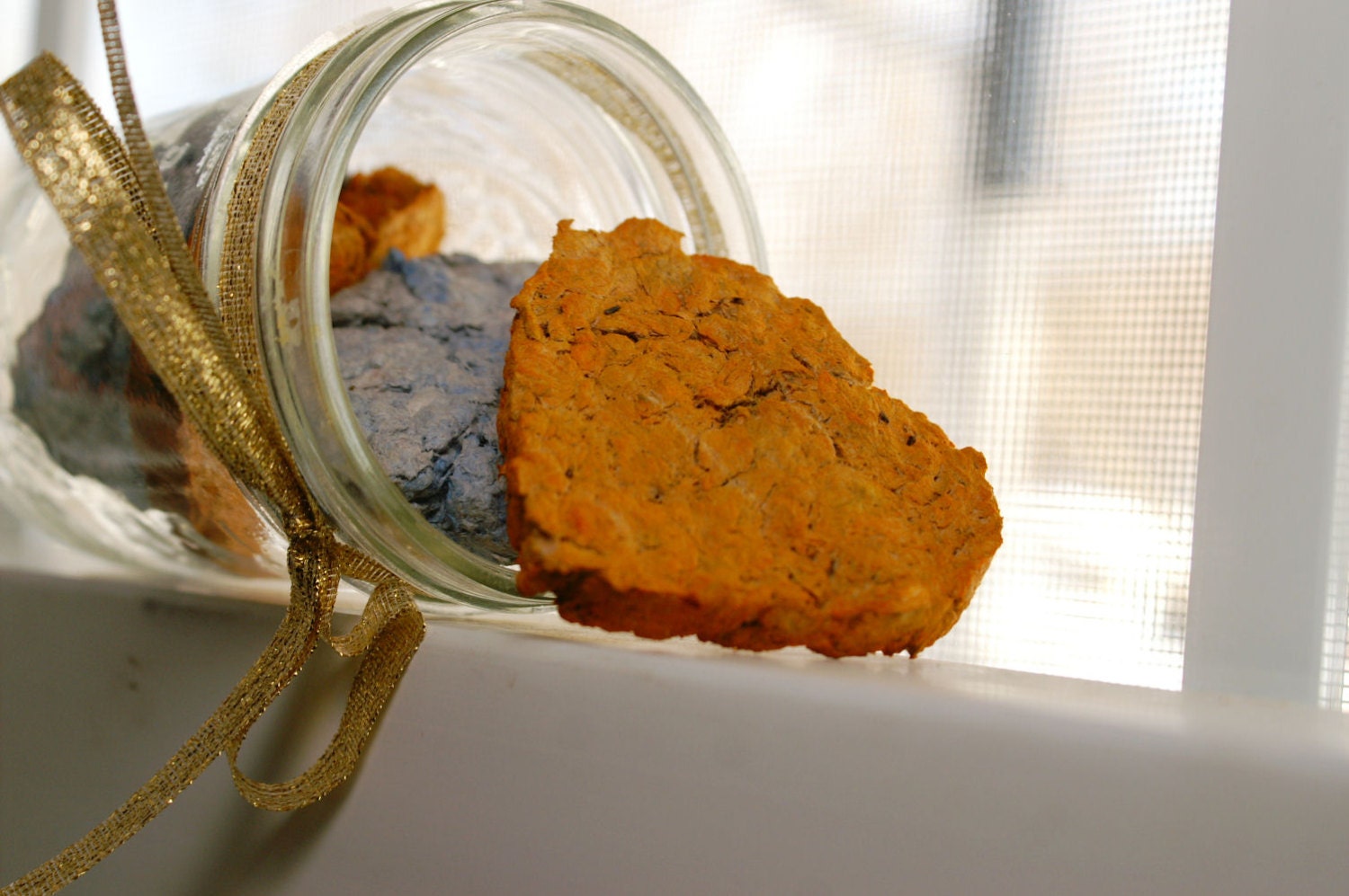 Custom Seed Bomb Favors-  50 Large Heart Shaped Seed Bombs In Your Choice of Colors, Eco-friendly Wedding, Paper Wedding, Romantic Favors