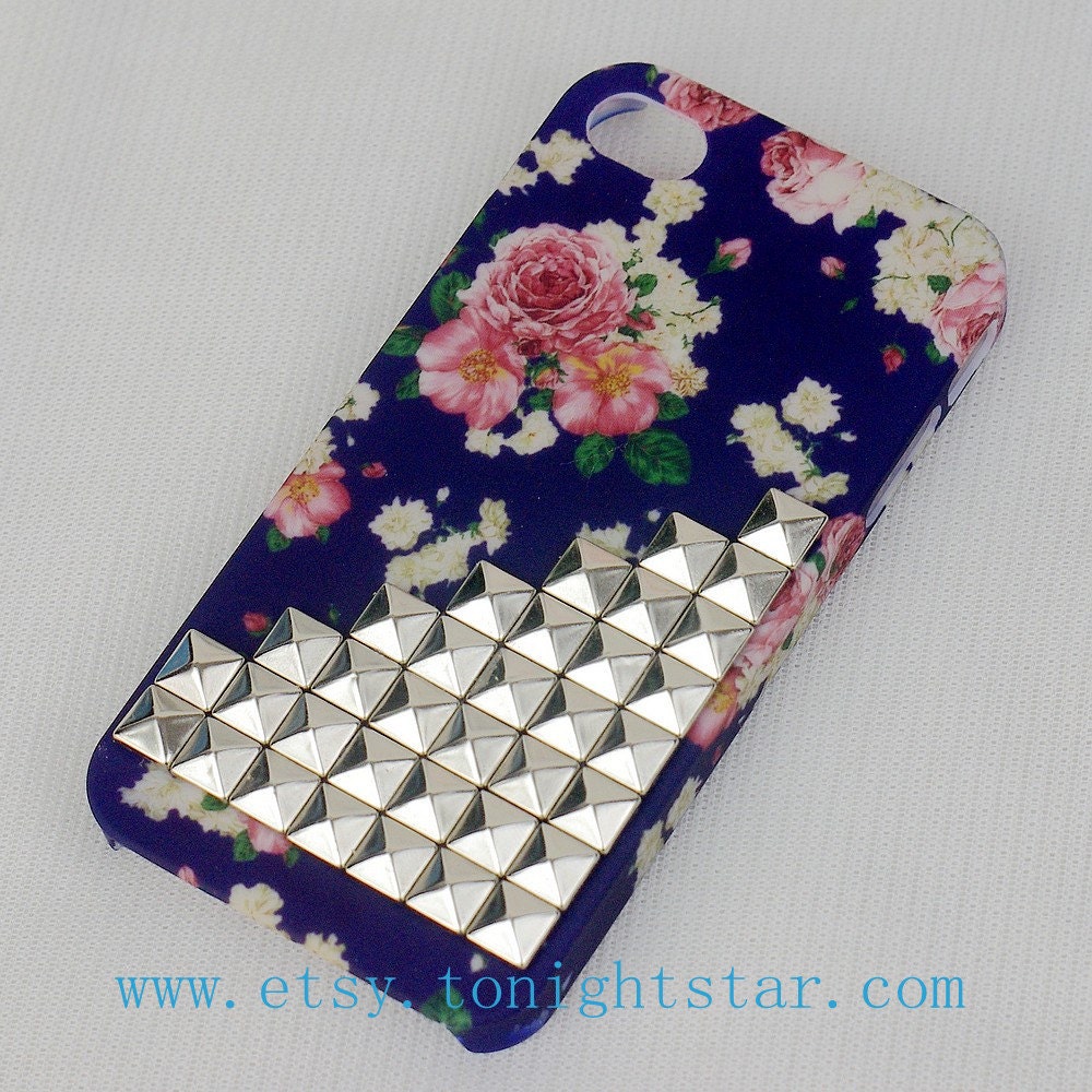 iphone 5 case,Floral Case,black floral iphone case,floral iphone 5 case, silver pyramid studded iphone 5 hard case