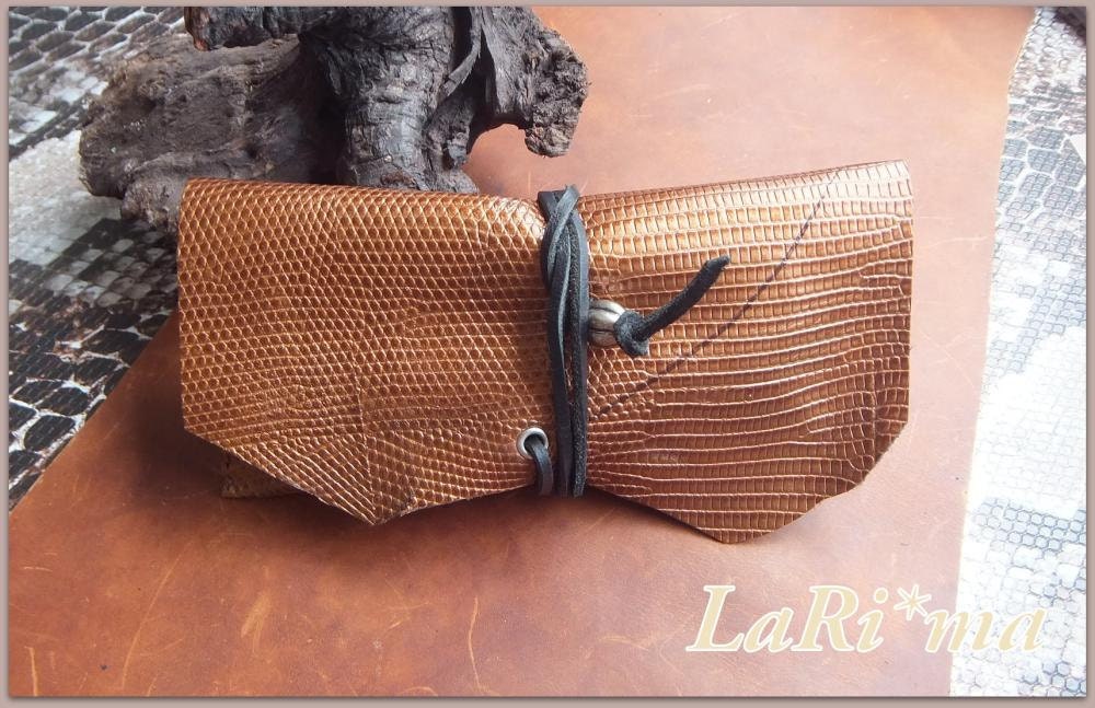Leather Handmade : Tobacco case / Gold Brown snake handle -  Long size