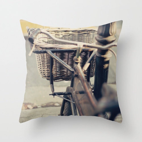 Pillow Cover,  Brown Pillow, Bike Basket, Bicycle Basket, Bicycle Pillow, Vintage Pillow, Home Decor 16 x 16 or 18 x 18