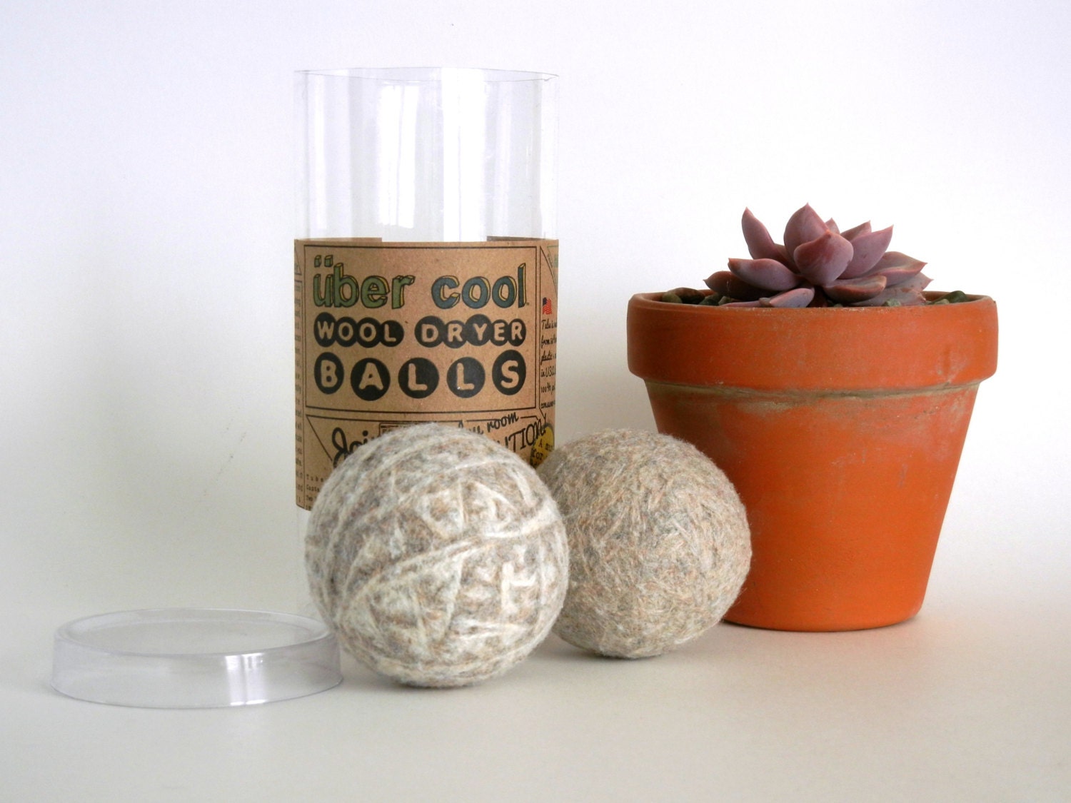 eco earth day gift, mother's day, über cool wool dryer balls, eco friendly laundry, spring cleaning, natural and white