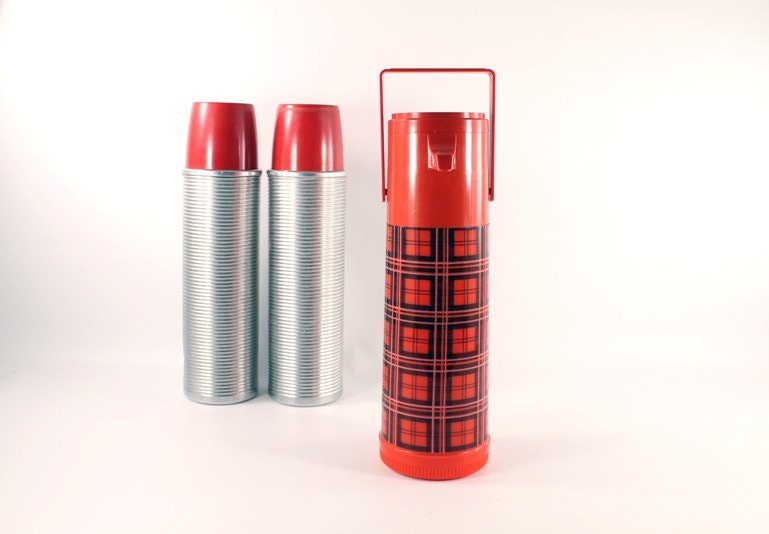 Aladdin Red Plaid Pump A Drink Thermos