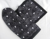 Quilted Oven Mitt and Potholder Set, Black & White Kitchen Set,