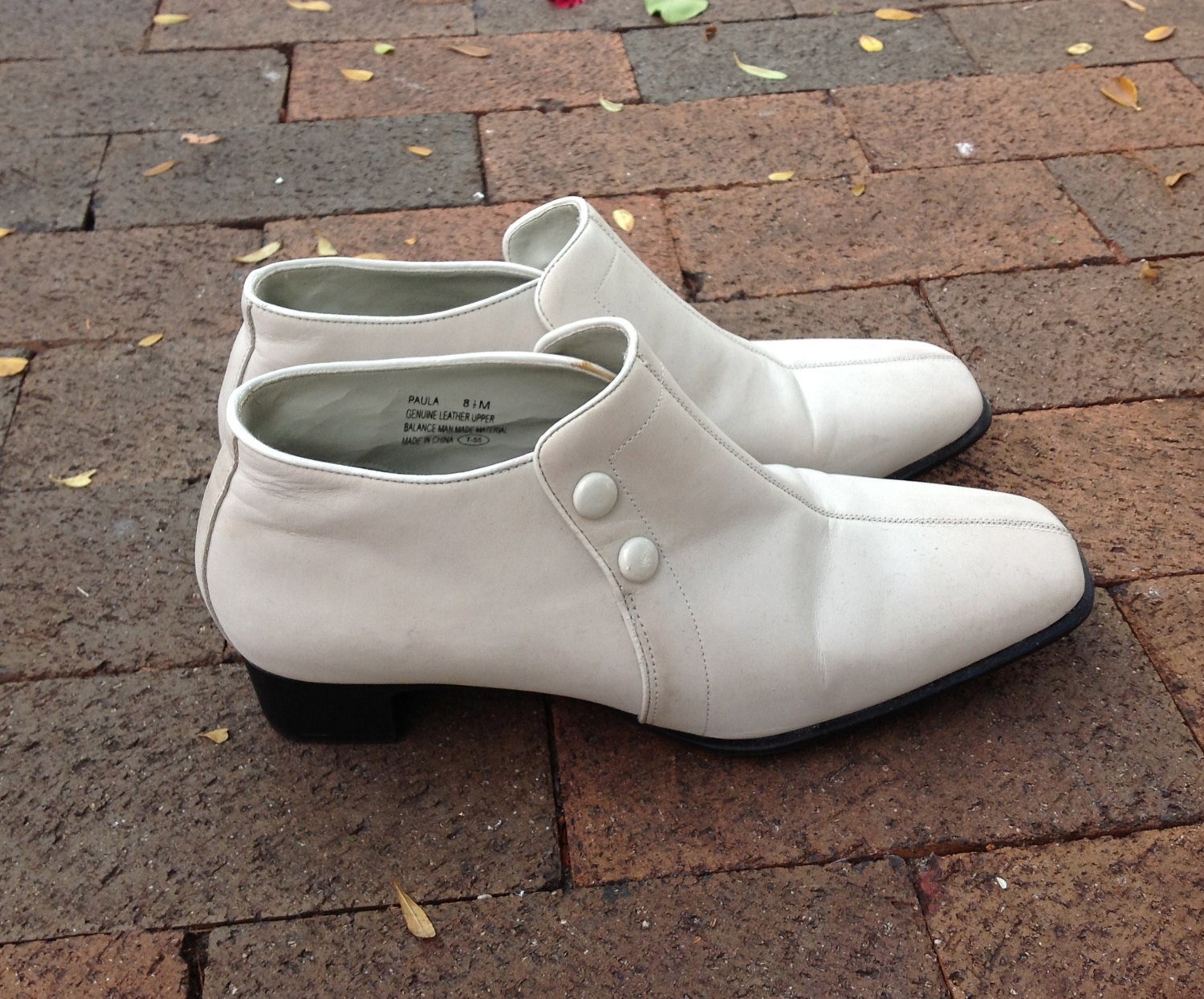 Vintage Off White Deer Stags Ankle Boots with Black Heel, Size 8 1/2M