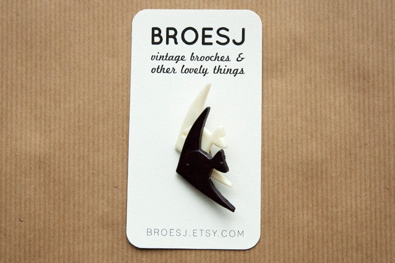 Two Fish Brooch Black White