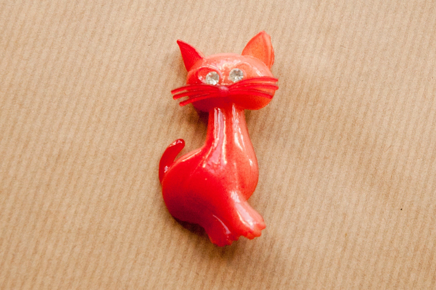 Vintage Cat Brooch Red Glitter Eye