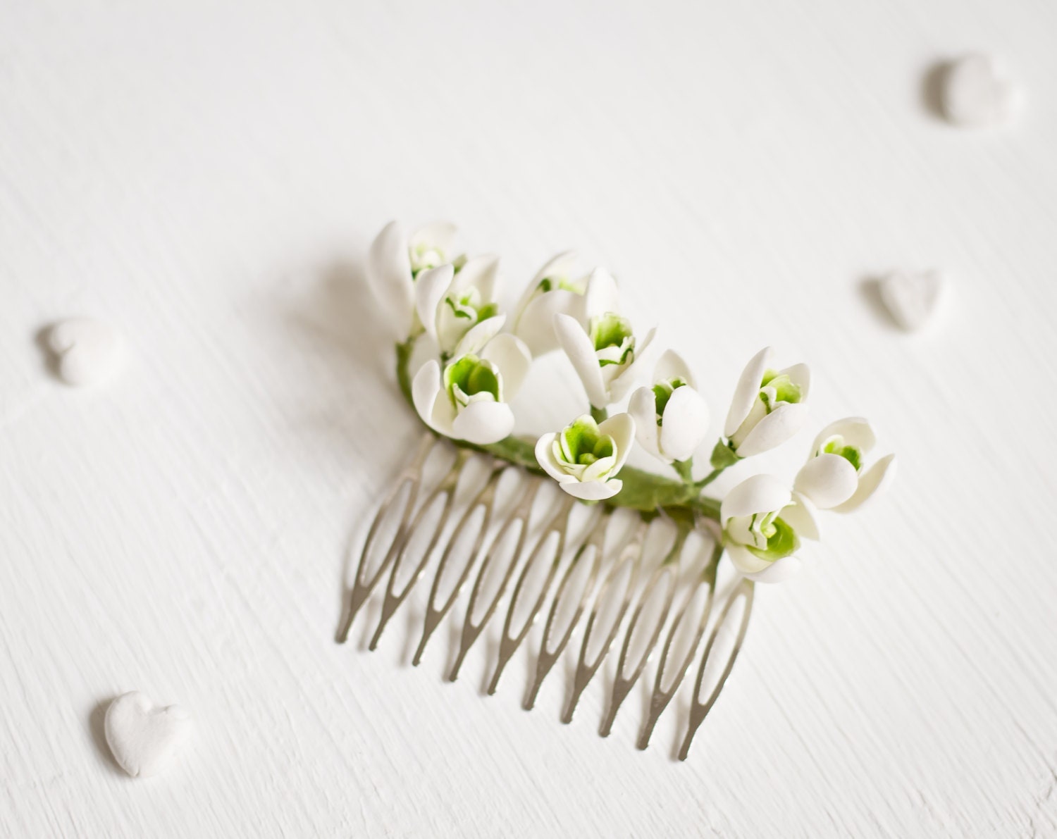 White bridal flower comb - snowdrops flower - bridal comb hair - white wedding - spring flower - bridal hair piece - white flower