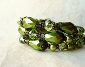 Moss Green Bracelet. Pearl Bracelet Olive Green Spring Jewelry. Vintage Style Olivine Bracelet Victorian Bracelet. Downton Abbey Jewelry.