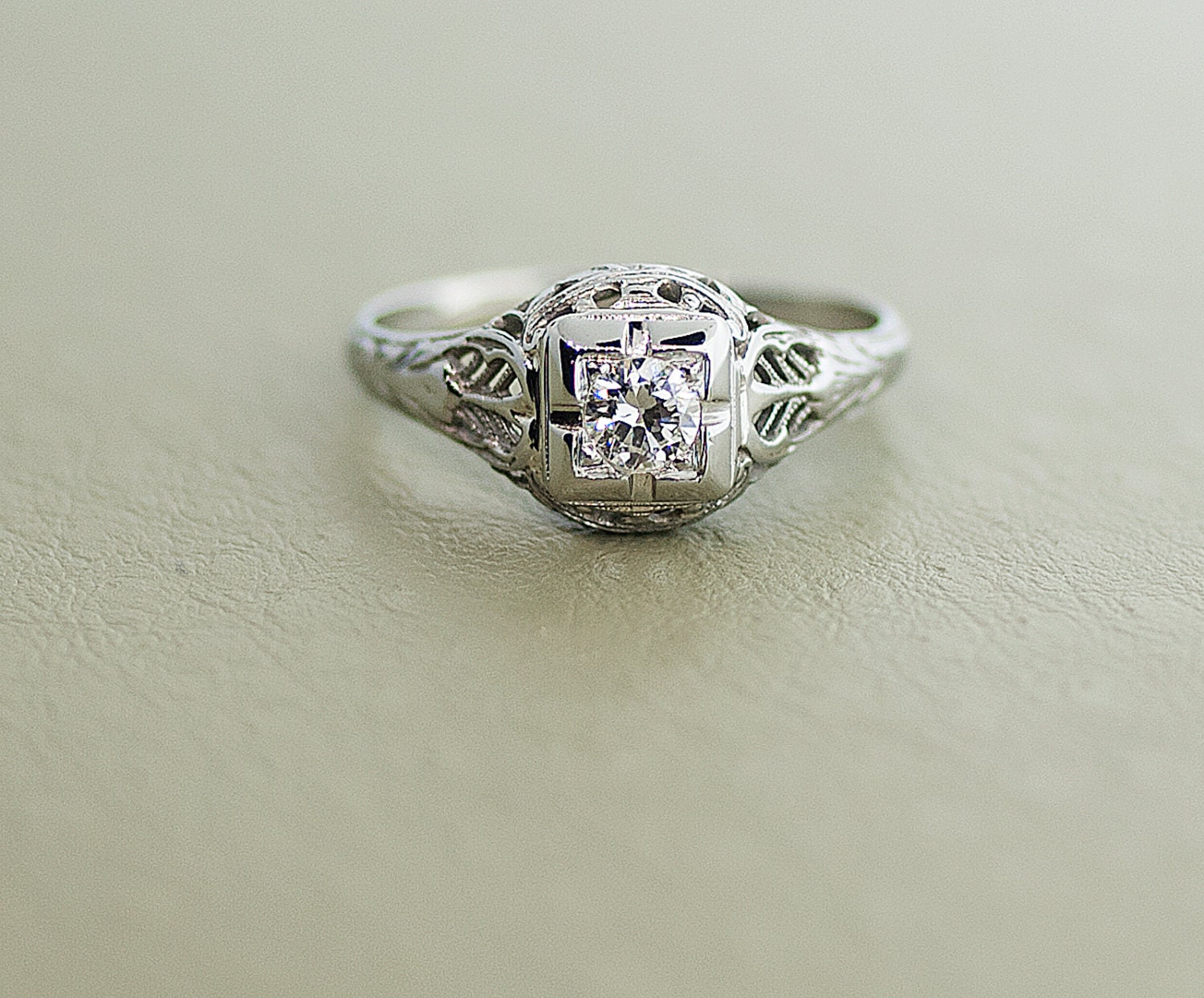 Antique 18k White Gold Diamond Filigree Engagement Ring