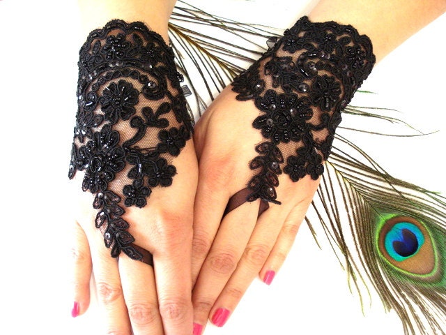 Wedding Gloves, Black Lace gloves, Fingerless Gloves, Black wedding, off cuffs, cuff wedding, bride, bridal gloves, Bridal cuffs