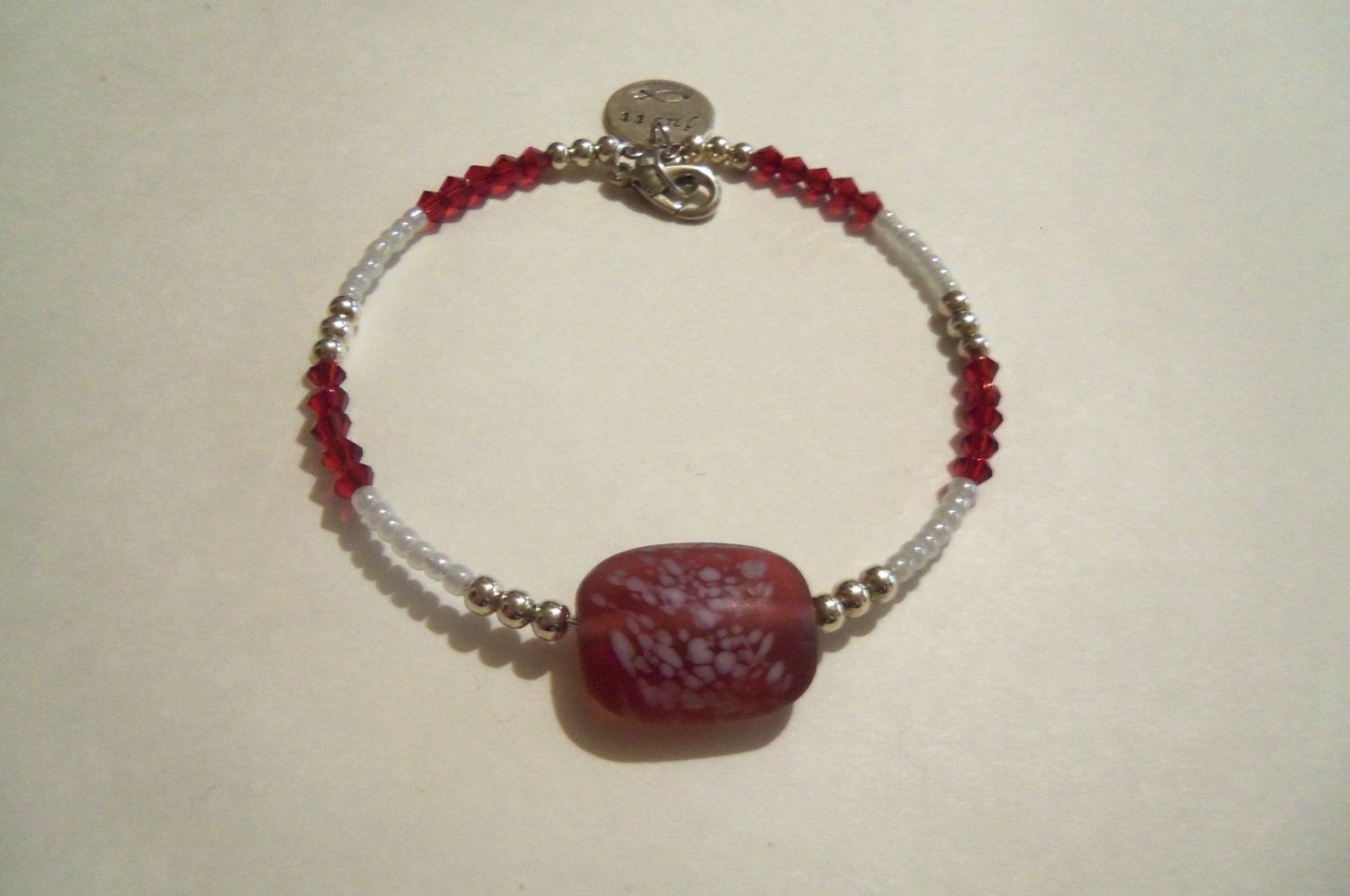 Red and white frosted glass dainty bracelet