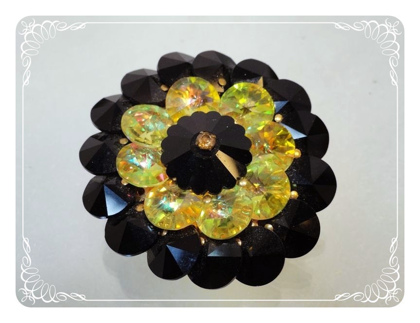 Vintage Rhinestone Brooch -Black & Yellow Stones in Circle Pin - 2015a-122512000