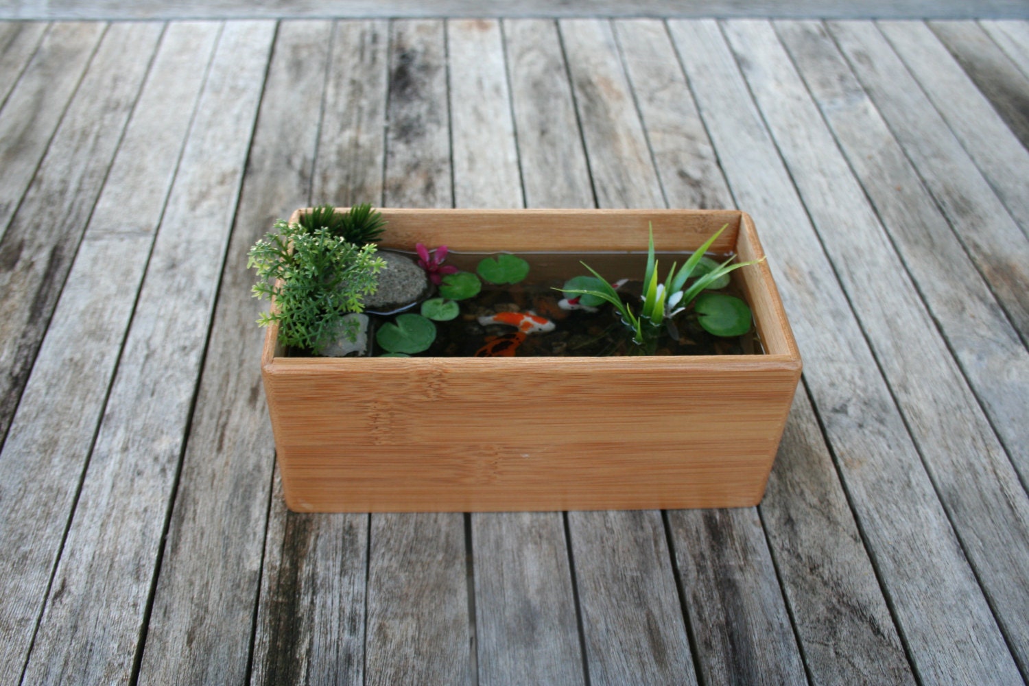 Miniature Koi Pond in Resin (with wall hangers)
