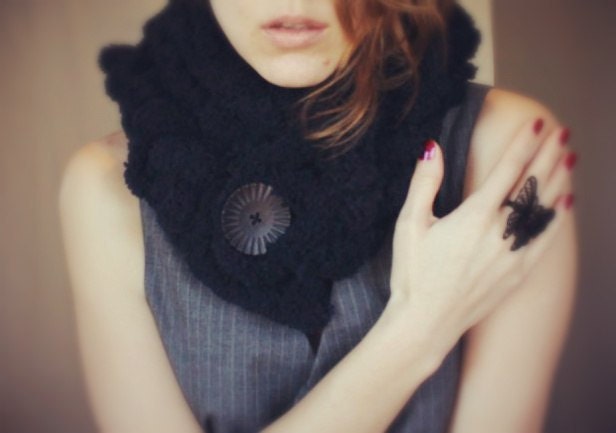 Scarf. Black chunky crochet round cowl woman scarf with oversized button