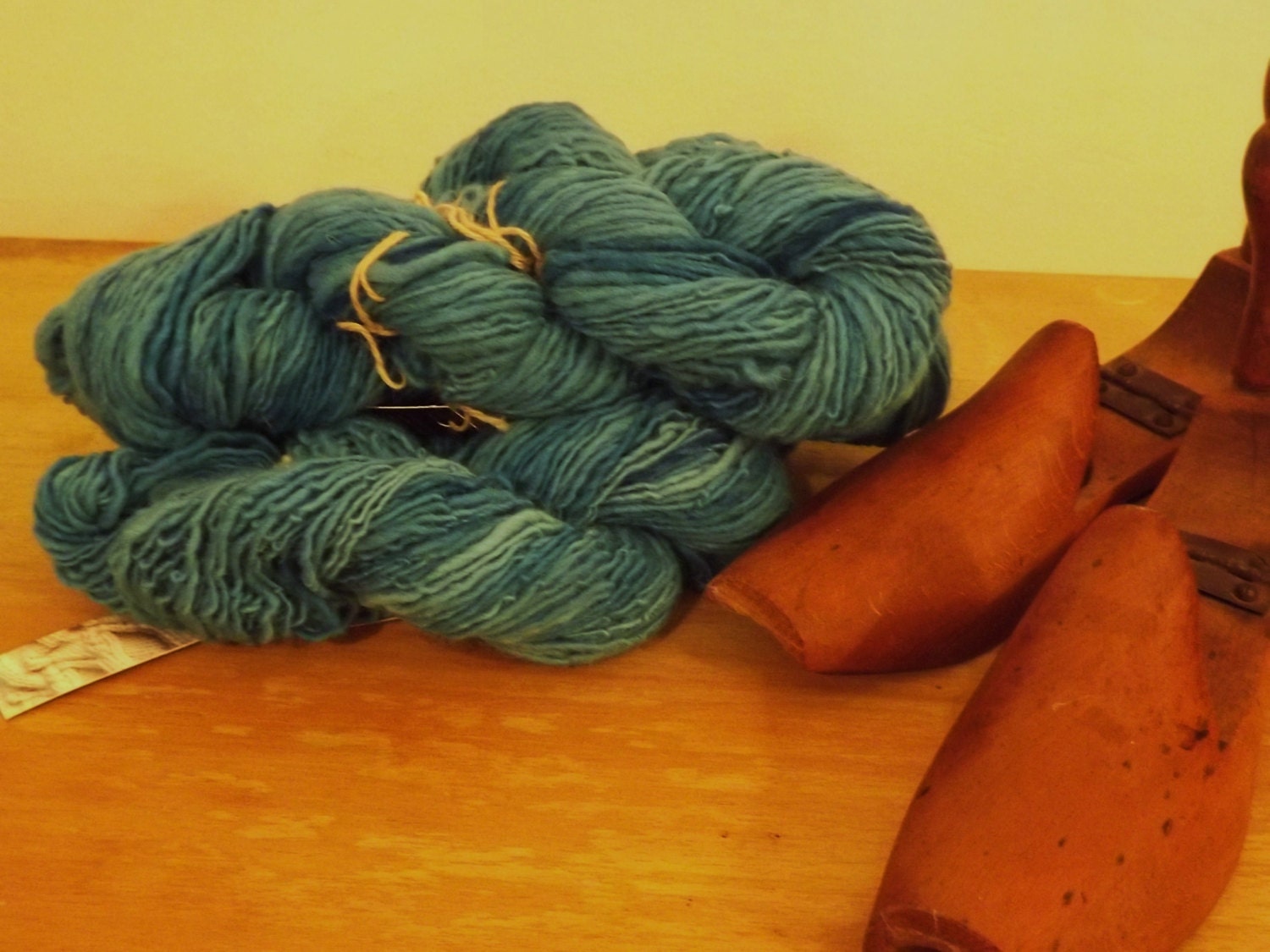 Hand spun dk Corriedale - Teal (60g and 120 yards)