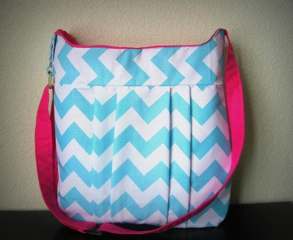 Chevron bag in Turquoise and Hot pink / Purse / Crossover shoulder bag / Pleated bag / Beach bag / Messanger bag