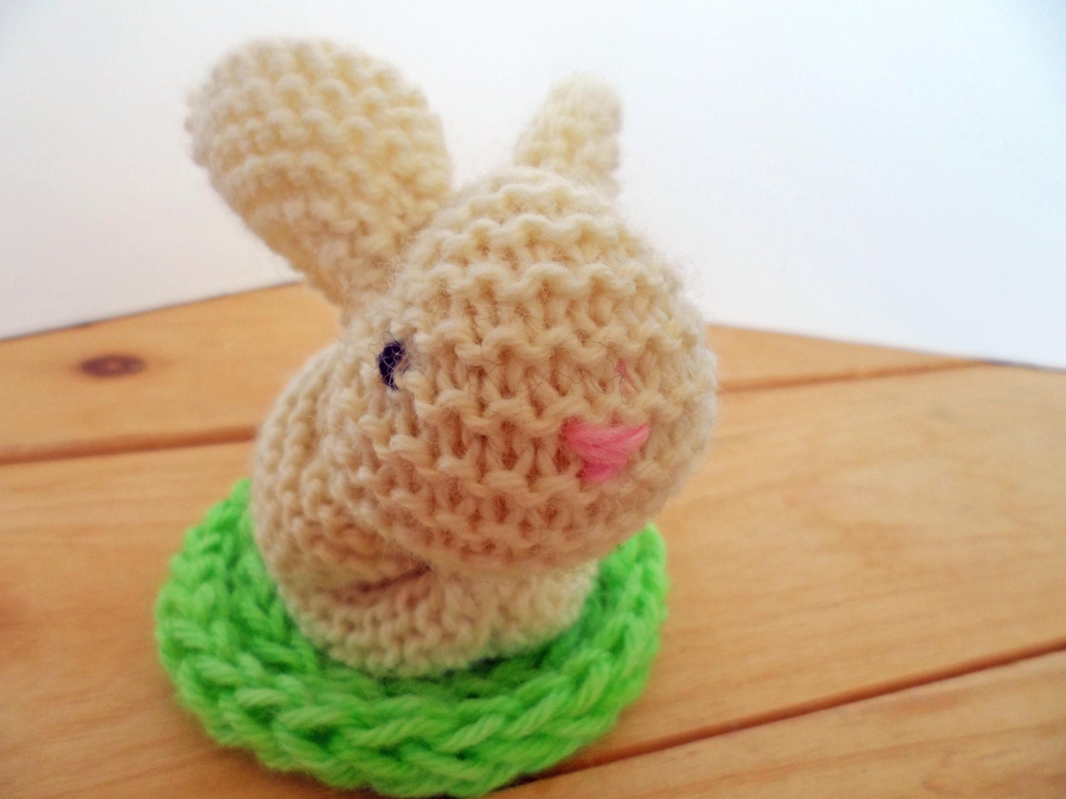 Cream Hand Knit Bunny with Grass, Baby Animal, Wool, Birthday Gift, Plush Rabbit, Spring, Eco
