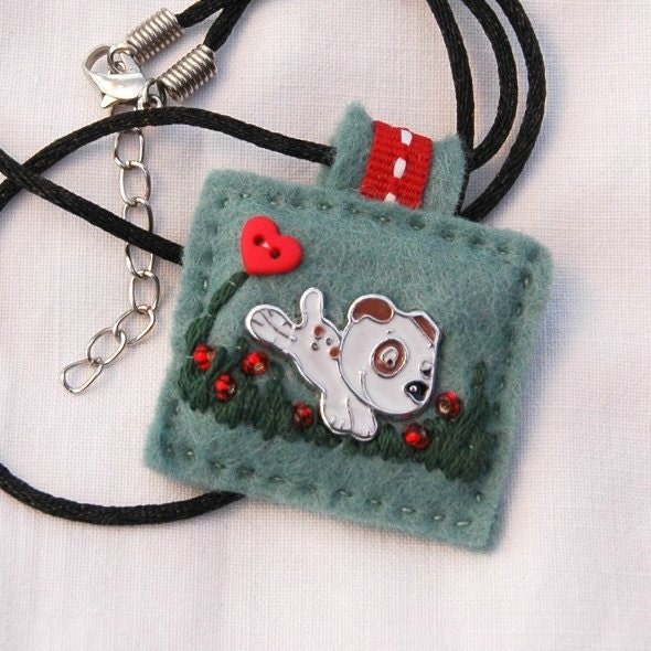 Puppy dog necklace - green - felt - handsewn