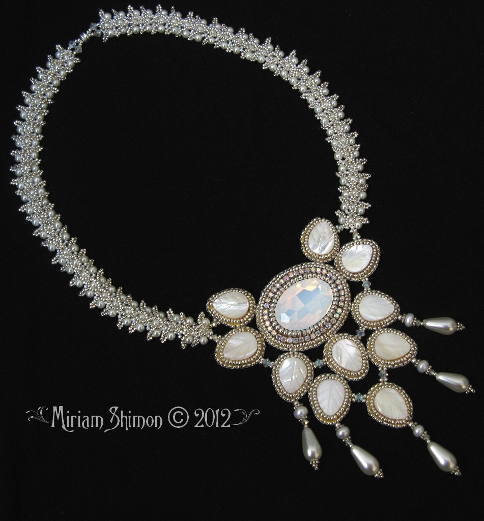 Narnia- White Beaded necklace with shell flowers and pearls