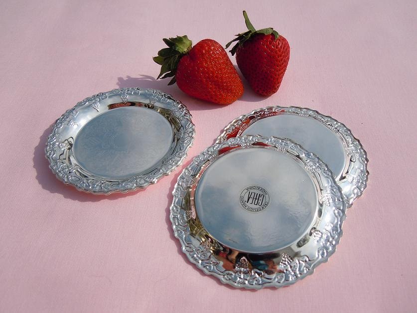 Vintage Coasters. Classic silver collection by CREA MILANO. Set of 6 coasters. Velvet Box.