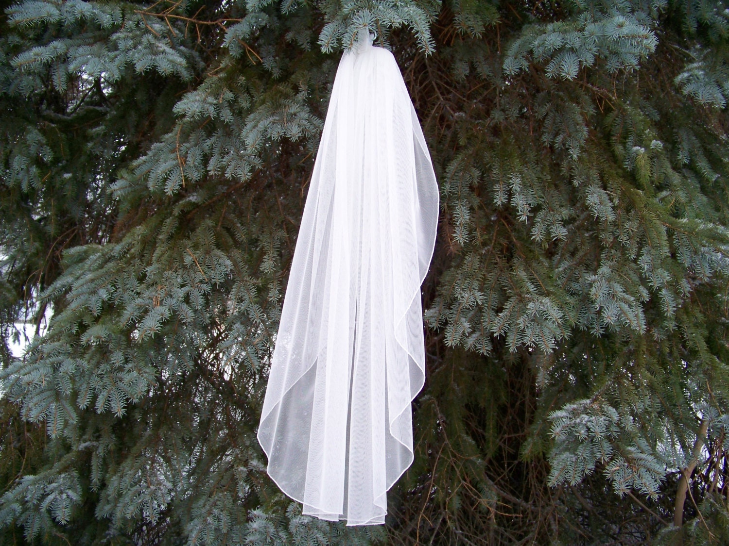 English Net Chapel Length Wedding Veil 1 Tier Pencil Edge