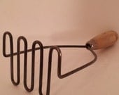 Potato Masher Wood Handle Wire Metal Mashed Potato Maker Kitchen Gadget Tool Utensil Farm Rustic Primitive