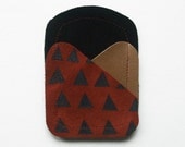 CARDHOLDER 01 // maroon black gold