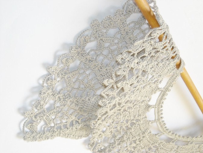 Crochet lace collar, pale gray, cotton, crocheted necklace, lace necklace, Peter Pan, handmade