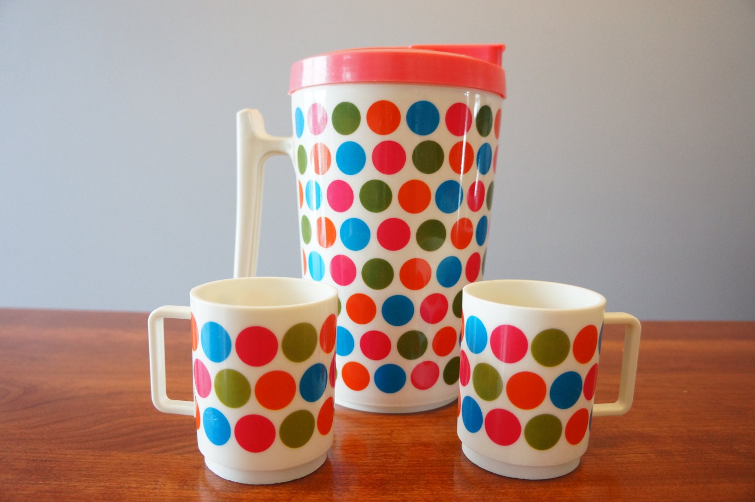 Mod Deka pitcher and cups design by: Schappelli