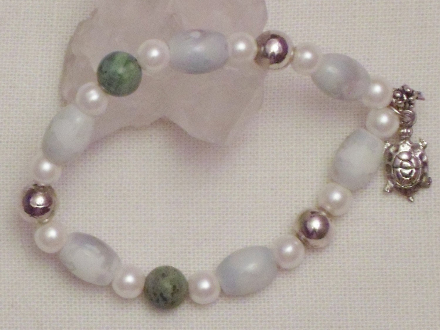 Turtle charm healing stretch bracelet