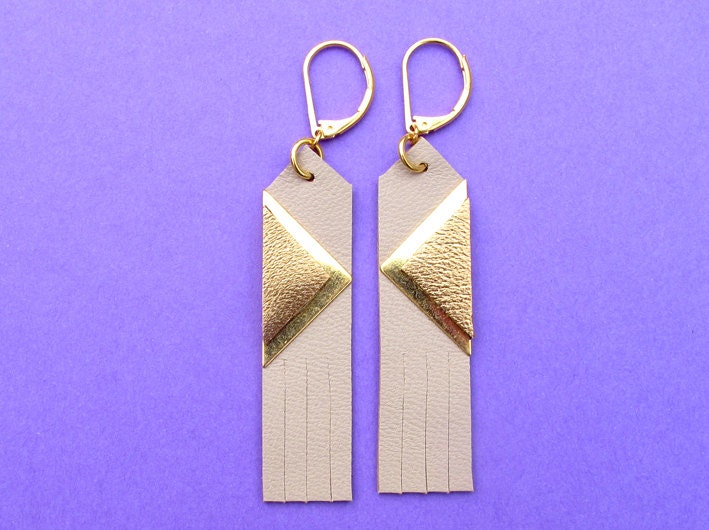 Sinki earrings beige, pendant sleepers in leather, art deco style, gold plated triangles