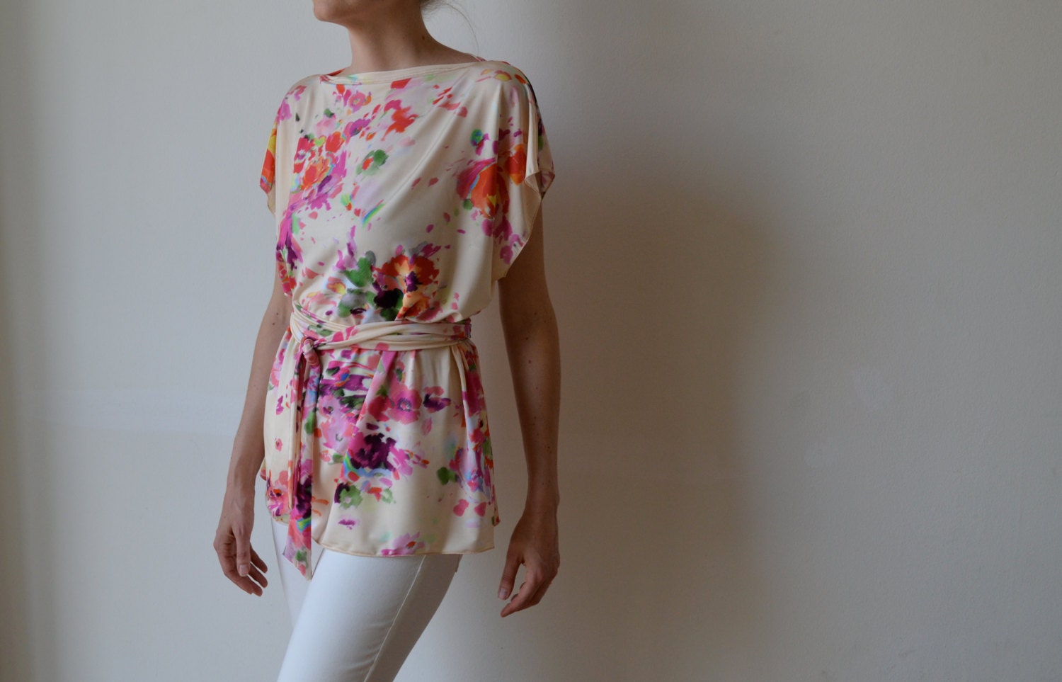 Slinky viscose floral top, sash belt. Pink, coral. Loose fit. Plus size. Maternity. One size fits many.
