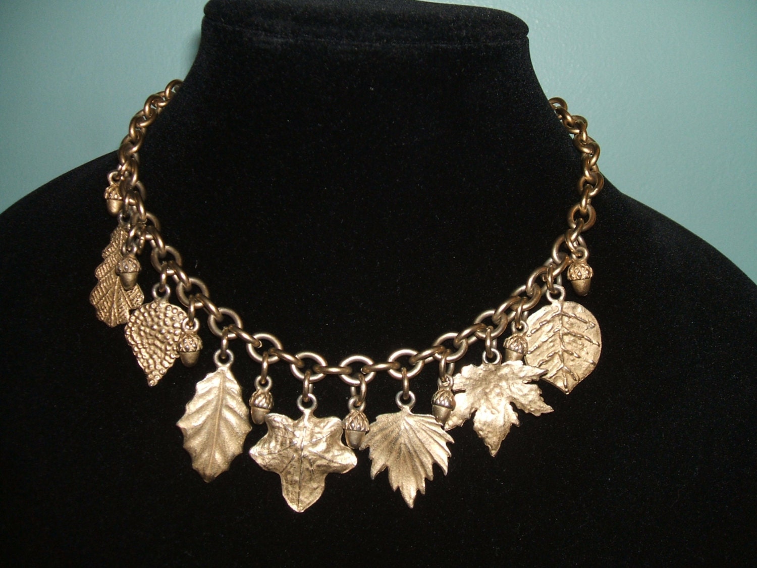 Stunning Goldtone Vintage Leaf and Acorn Necklace Signed Agatha, Paris