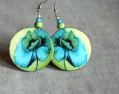 Flower dangle decoupage resin earrings - Green blue floral motif  -  poppy earrings - poppies jewelry -  4 diameter round  earrings