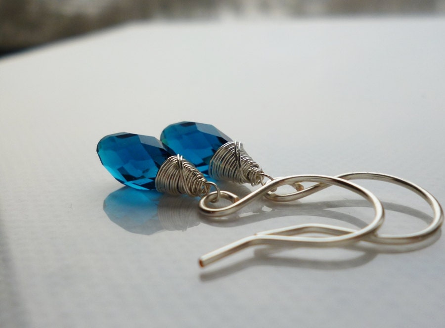 Blue Earrings , Crystal earrings dangle , Wire Wrapped  teardrop Earrings in Silver , Handmade Jewelry
