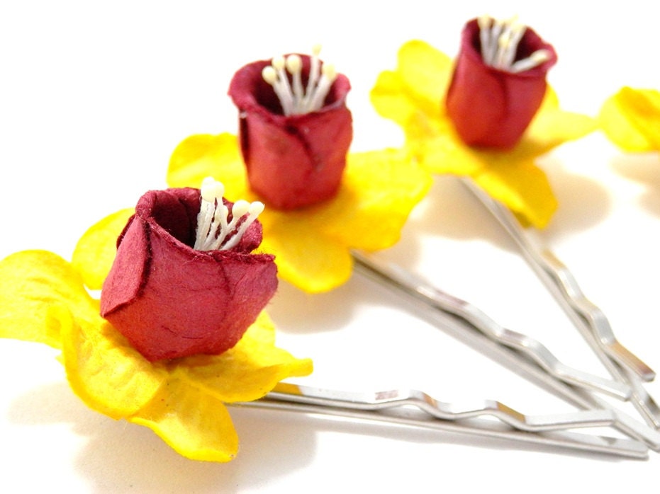 Daffodil Golden Pins Set of Four Flower Bobby Grips Wedding Hair Accessory