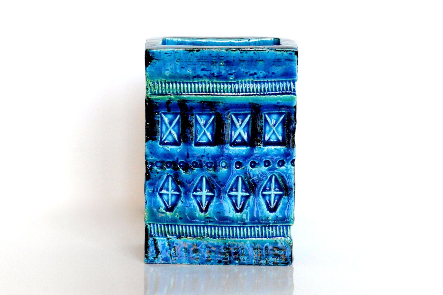 Bitossi: Aldo Londi's "Rimini Blu" vase