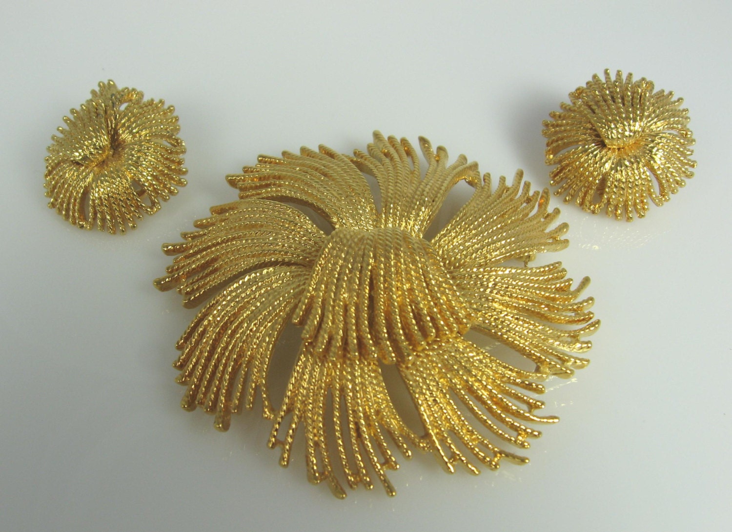 Vintage 1963 Monet Cordelia Fringe Brooch Earrings Set Gold Tone