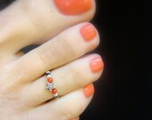 Toe Ring - Coral Red Stone - Metal Star - Stretch Bead Toe Ring