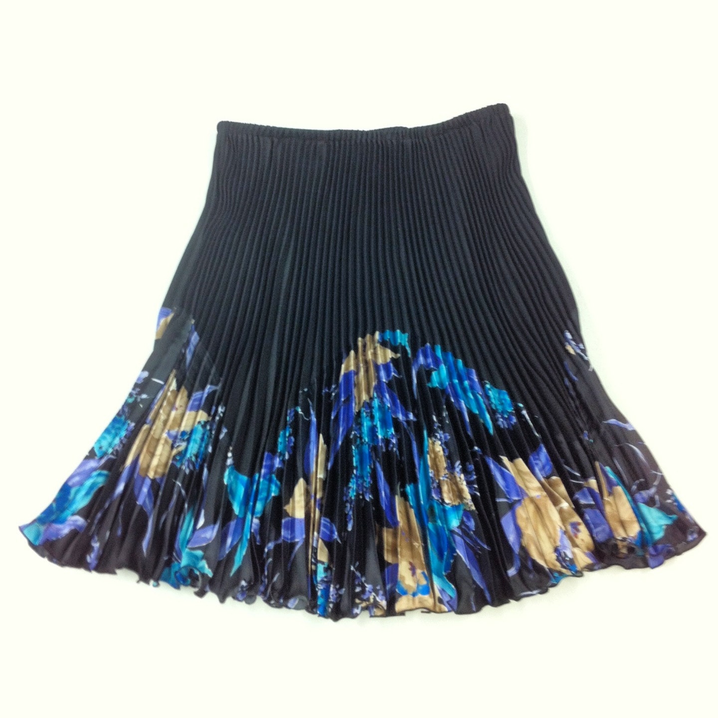 Black Pleated Skirt with Pleated Print
