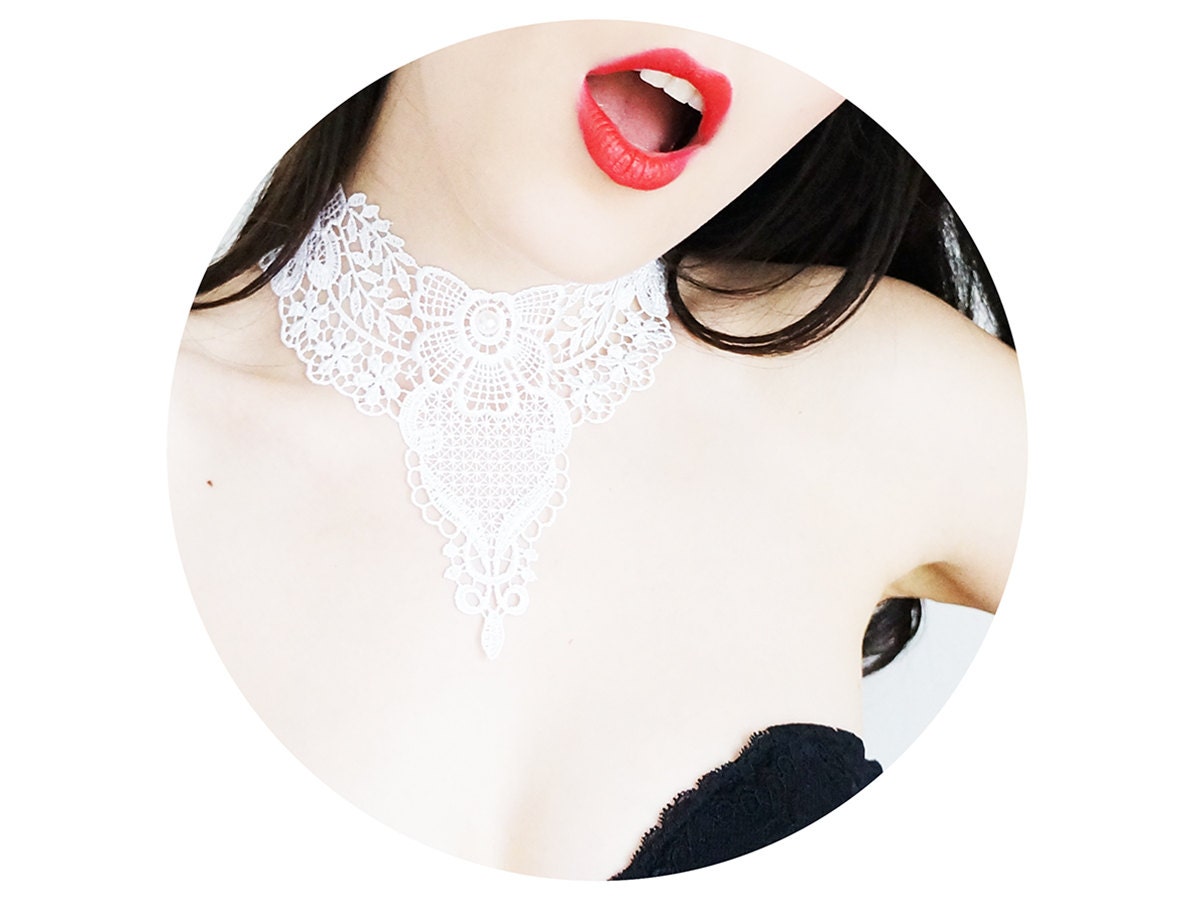 Anylia // Handmade White Floral Lace Choker Collar Wedding Bride Necklace Applique Blouse Accessories Pearl