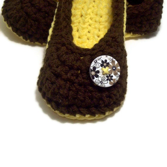 Womens Slippers , Ladies Slippers , House Shoes , Crochet Slippers ,Winter Accessory , Your Size