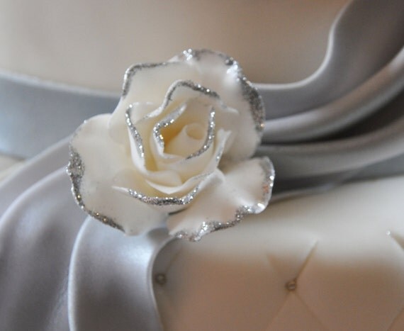 Wedding Cake/cupcake topper - Edible Roses made of Fondant and Gum paste , perfect for Weddings, Bridal Showers Il_570xn