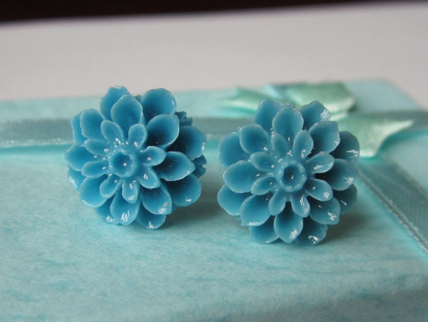 1 Pair - Blue Stud Cabochon Earrings,Dahlia,Mum,Flower Cabochon Earrings,Stud Earring Jewelry - 15MM