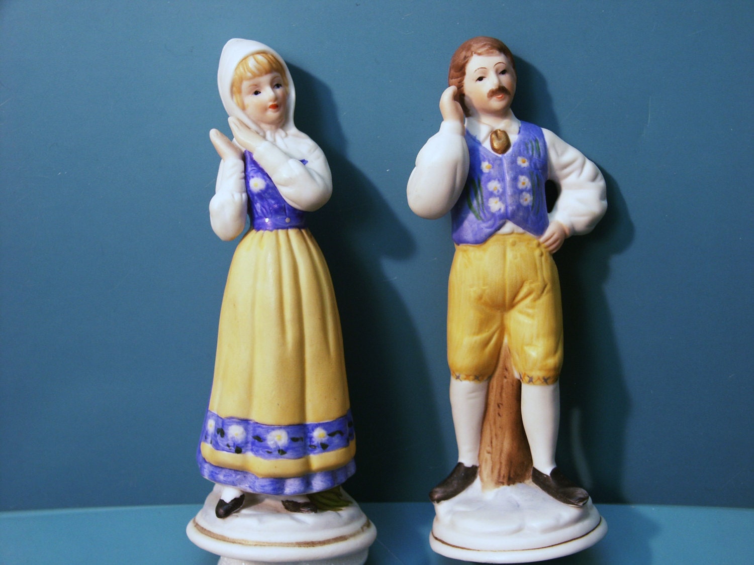 Swedish vintage 1980s handpainted highquality ceramic folkdance couple figurines in official blue/ yellow Sweden dresses