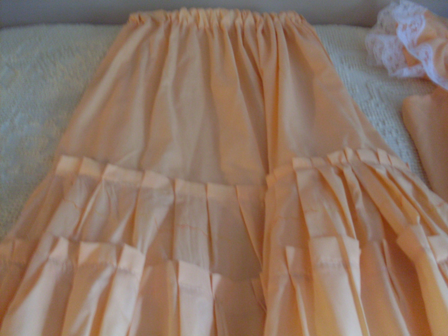 Vintage Womens Peruvian Costume. Peach Lace Trimmed Blouse and Pleated Full Skirt, Movie Prop Clothing,